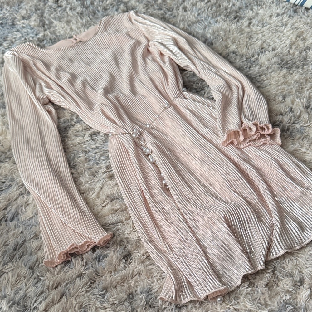 Elegant Pink Long-Sleeve Dress